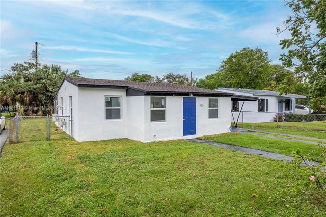 425 NW 14th Way, Fort Lauderdale, FL 33311