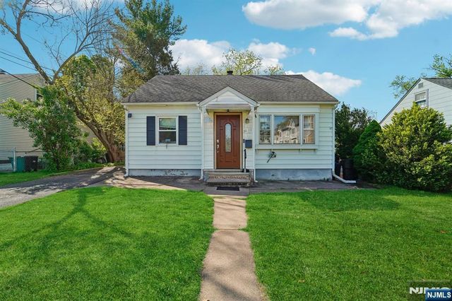 31-18 Norwood Dr, Fair Lawn, NJ 07410