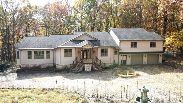 806 Hoover Ct, Dingmans Ferry, PA 18328