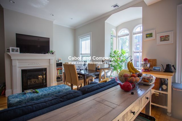 637 Tremont St #1, Boston, MA 02118