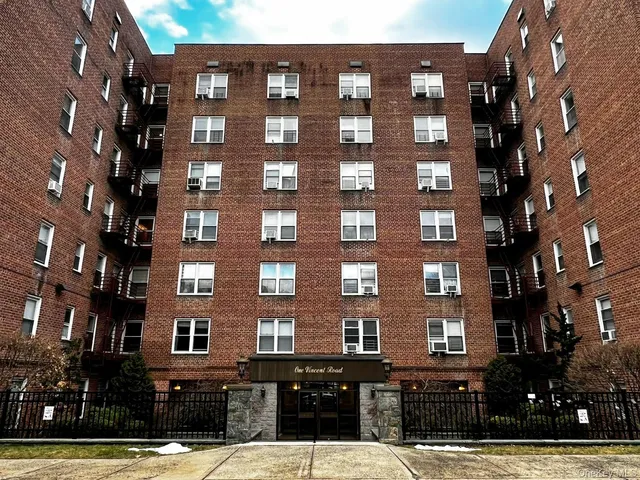 1 Vincent Unit 3K, Bronxville, NY 10708