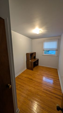 10133 Ferndale St, Philadelphia, PA 19116