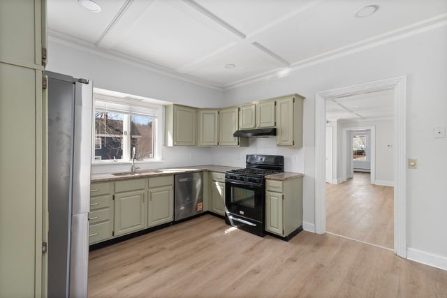 6 Prospect St #1, Merrimac, MA 01860