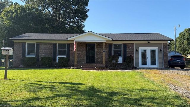 190 Southridge Run Ln, North Wilkesboro, NC 28659
