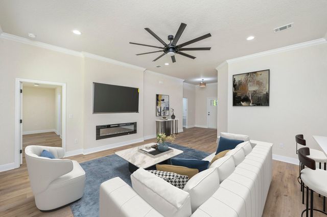 691 E  Bowers Ave, Crestview, FL 32539
