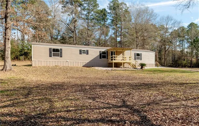 3741 Cactus Dr, Pineville, LA 71360