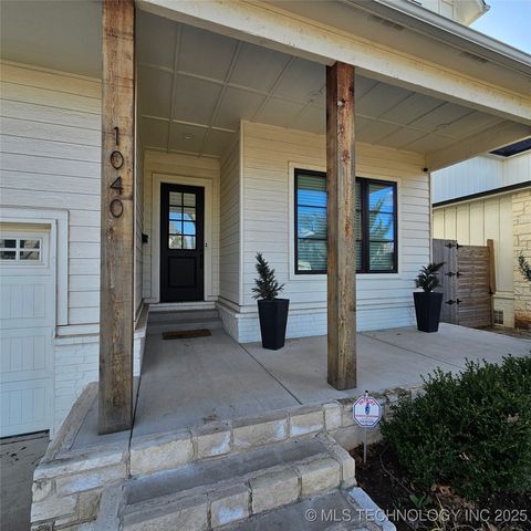 1040 E  38TH St, TULSA, OK 74105
