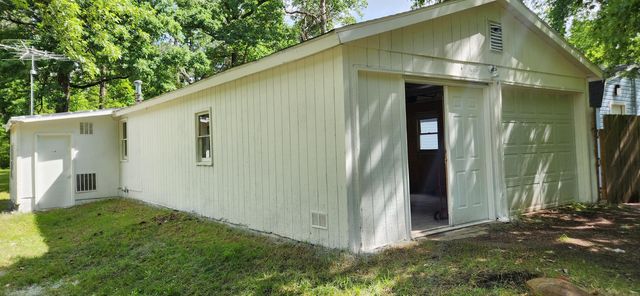 383 W  Eight Mile Rd, White Cloud, MI 49349