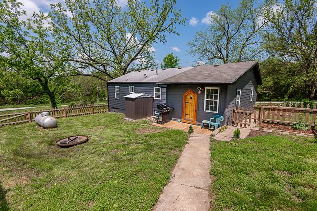 10870 N Farm Rd 137, Brighton, MO 65617