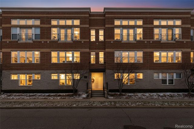 72 Clinton St, Mount Clemens, MI 48043