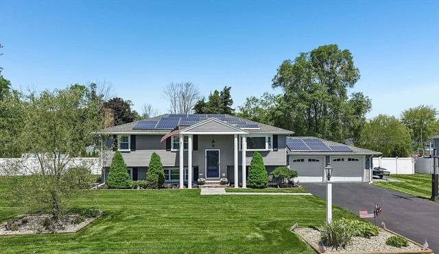 82 Concetta Dr, Bridgewater, MA 02324