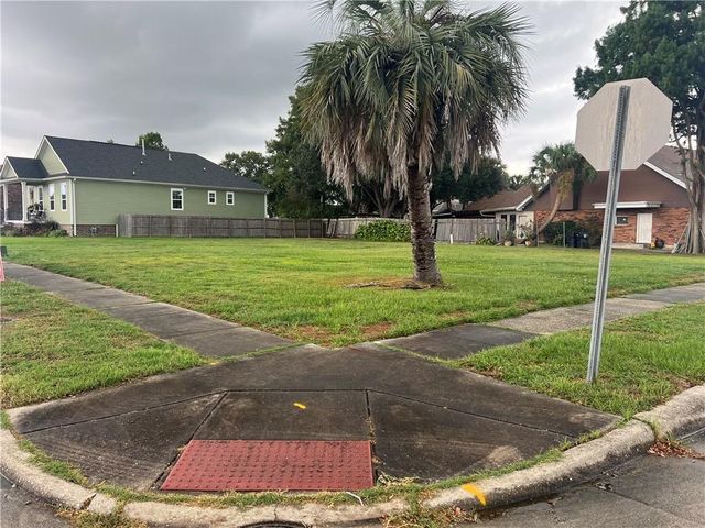 Prince Dr, Chalmette, LA 70043