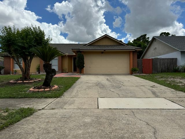 135 Red Rose Cir, Orlando, FL 32835