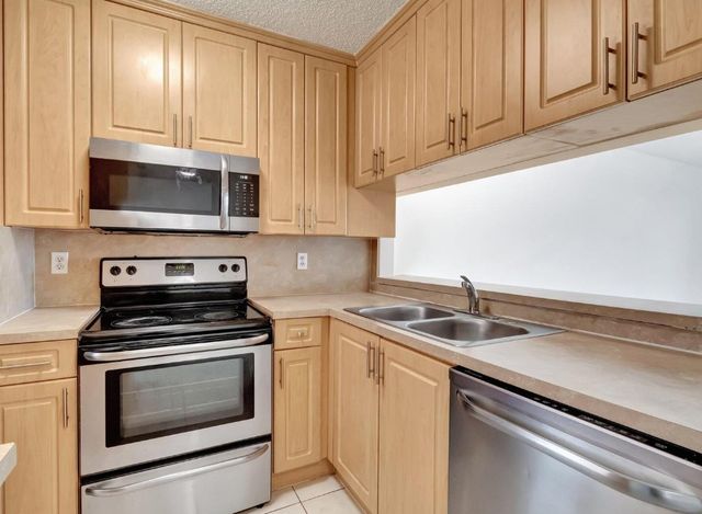 8431 Royal Palm Blvd #8431R, Pompano Beach, FL 33065