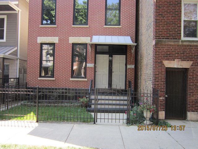 3242 N  Clifton Ave, Chicago, IL 60657