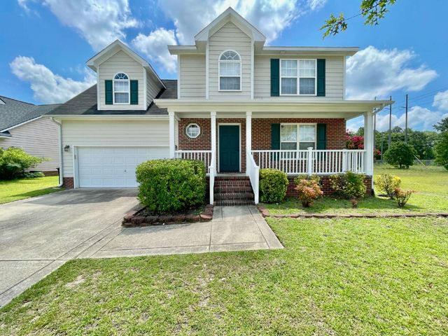 4113 Redspire Ln, Fayetteville, NC 28306