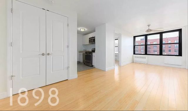 483 Ocean Pkwy #4H, Brooklyn, NY 11218