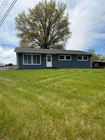 708 State St, Toledo, IA 52342