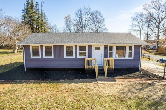 1035 S  Coolwell Rd, Madison Heights, VA 24572