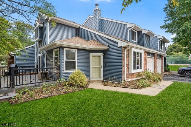 55 Cherrywood Dr, Somerset, NJ 08873