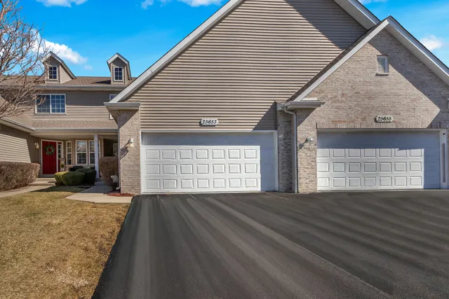 25653 S  Bridle Path, Channahon, IL 60410
