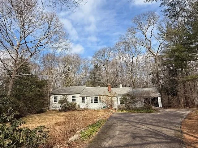 67 Stonehenge Rd, Kingston, RI 02881