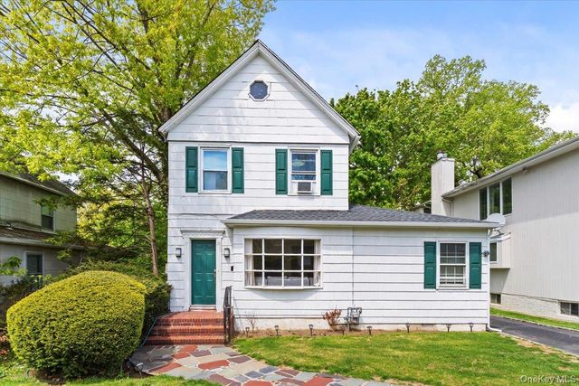 59 Hicks Lane, Great Neck, NY 11024