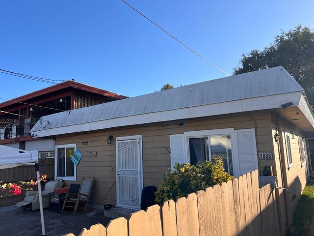 2808 Devonshire Ave, Redwood City, CA 94063