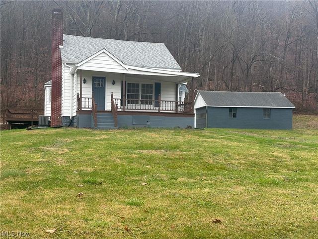 6266 N  State Route 60 NW, McConnelsville, OH 43756