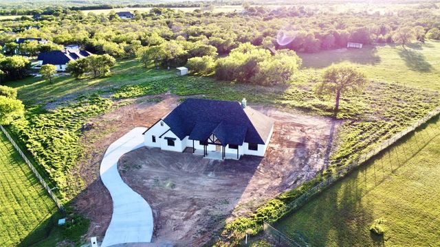 105 Tall Grass Ct, Weatherford, TX 76087