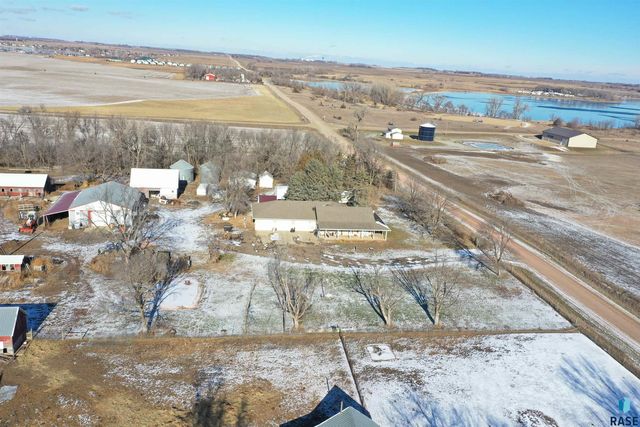 23913 462nd Ave, Wentworth, SD 57075