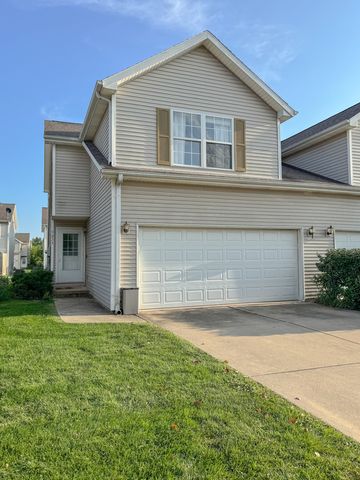 1211 Riviera Dr, Bloomington, IL 61701