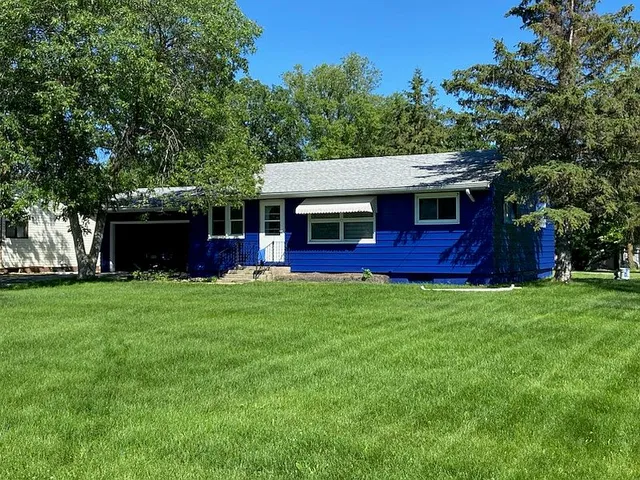 610 S  Main St, Badger, MN 56714