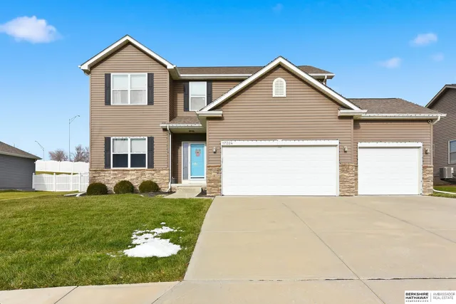 17224 Morgan Ave, Gretna, NE 68028