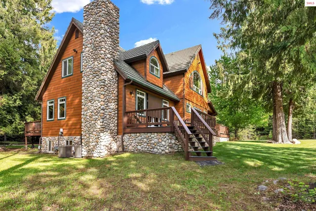 1201 Paradise Valley Rd, Bonners Ferry, ID 83805