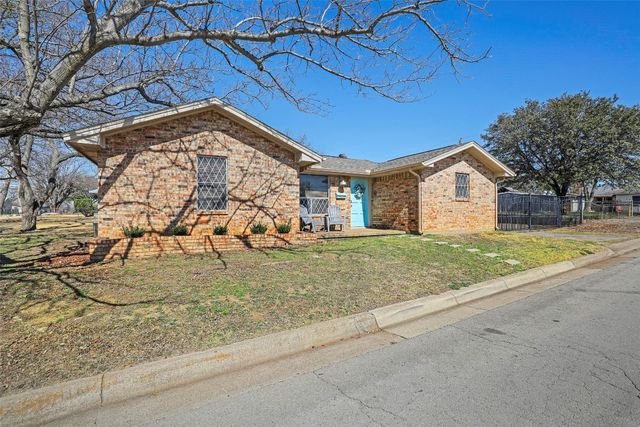 2600 NW 23rd St, Fort Worth, TX 76106