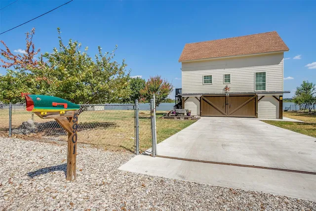 5901 Parkside Ct, Granbury, TX 76048