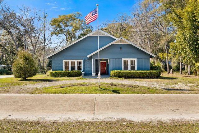 18708 NW 242nd St, High Springs, FL 32643