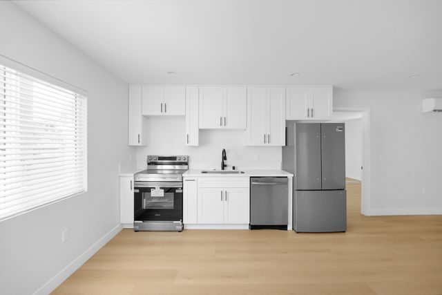 1607 Vuelta Grande Ave #A2, Long Beach, CA 90815