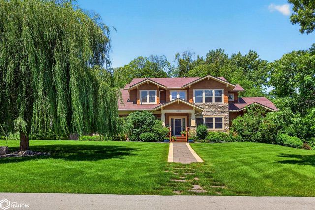 33943 Mill Creek Dr, Adel, IA 50003