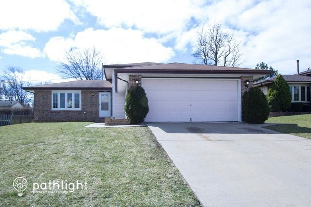 285 Polo Club Dr, Glendale Heights, IL 60139