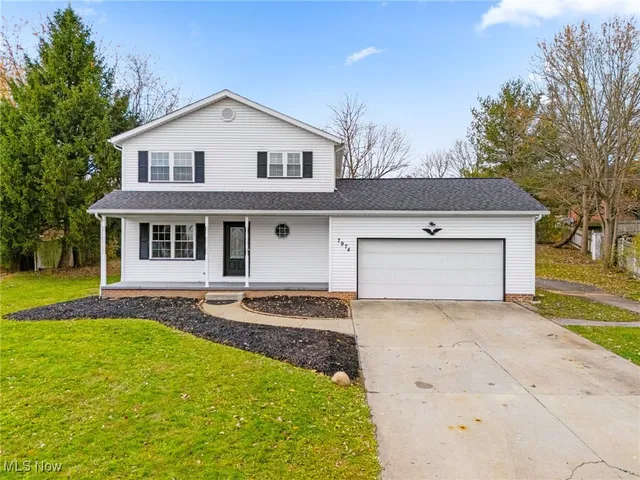 7974 Chablis Dr NW, Massillon, OH 44646