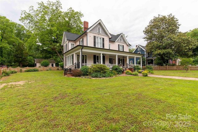 7 Kings Mountain St, York, SC 29745