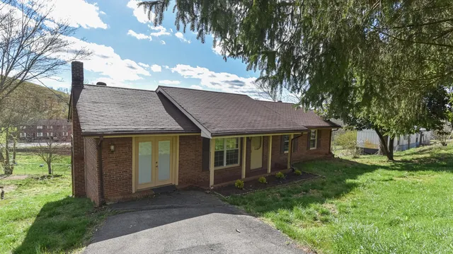 2617 Banner St, Castlewood, VA 24224