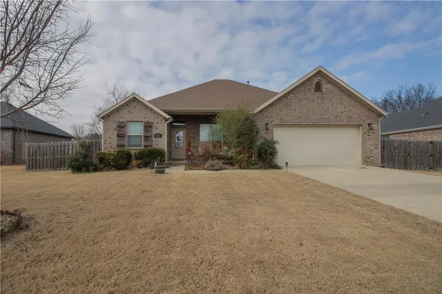 673 Arroyo St, Farmington, AR 72730