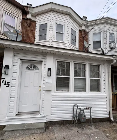 715 Green St, Atlantic City, NJ 08401