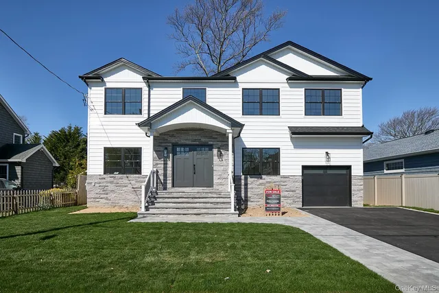 104 Maeder Avenue, Merrick, NY 11566