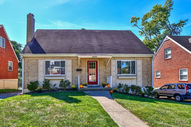 3805 Meadowlark Ln, Cincinnati, OH 45227