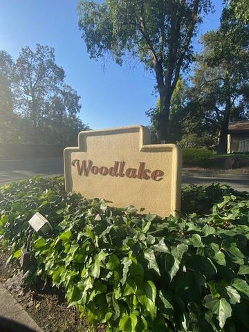 1801 Woodlake Dr, Santa Rosa, CA 95405