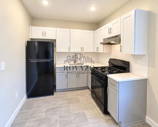 65 S  Harrison St #10A, East Orange, NJ 07018